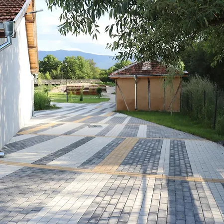 чудно място- стакевци *