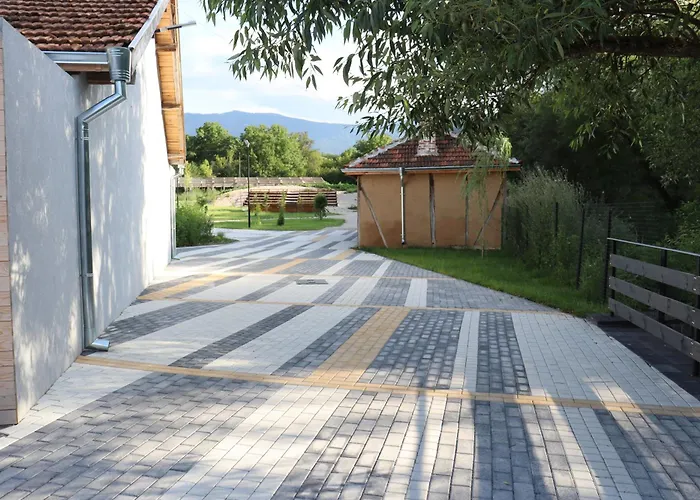 чудно място- стакевци *